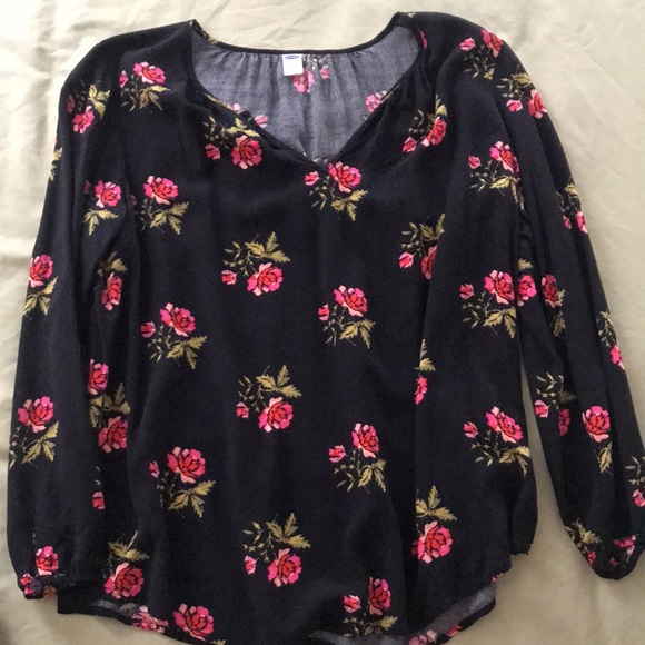 Old Navy top - Picture 2 of 7